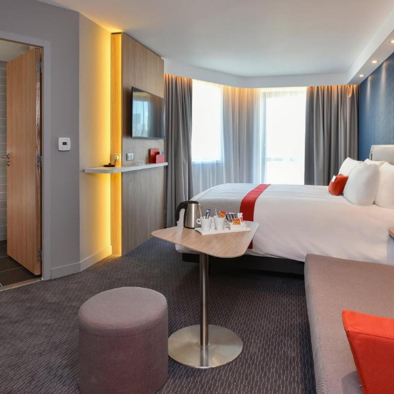 Holiday Inn Express Rouen by IHG - Chambre Lit Queen-Size Standard avec Canapé-Lit Simple - Petit-Déjeuner Gratuit - 9