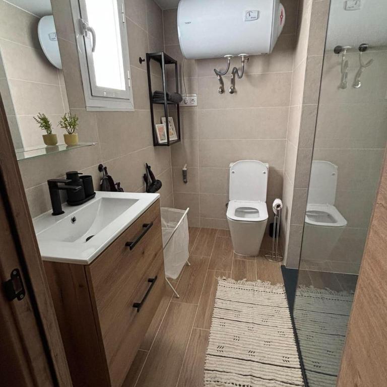 Los Locos Beach Studio Apartman - One-Bedroom Apartment - 2