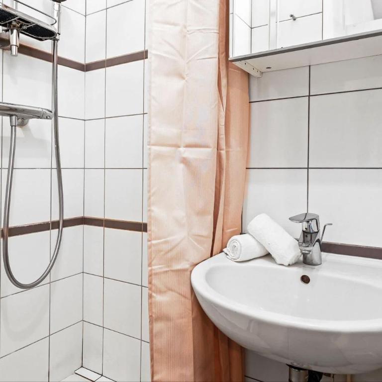 BnBNova - Studio Near Trocadéro & Champs - Élysées & Eiffel Tower - Studio - 11