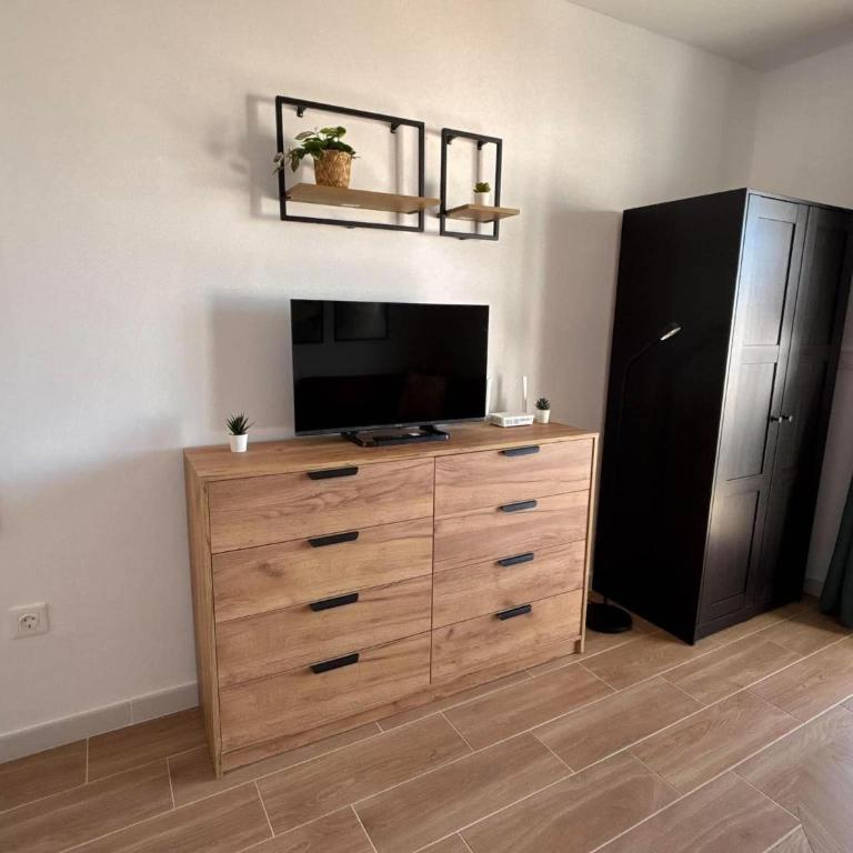 Los Locos Beach Studio Apartman - One-Bedroom Apartment - 5