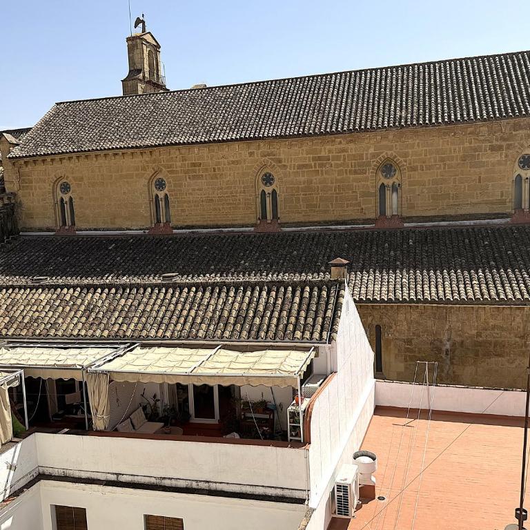 Ático Aguayos con terraza y cuatro dormitorios. - Apartment - 72