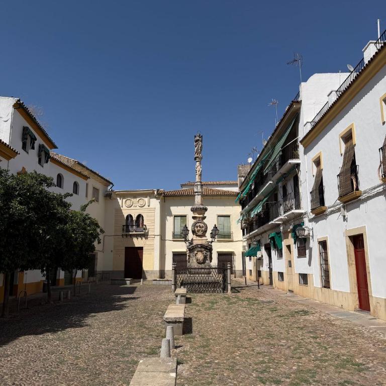 Ático Aguayos con terraza y cuatro dormitorios. - Apartment - 86