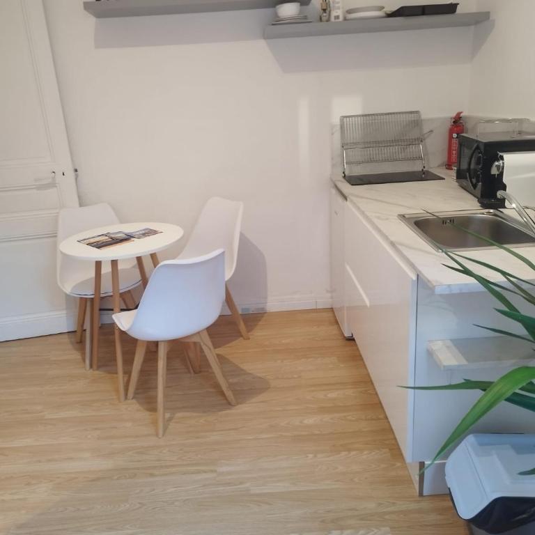 T3 Cagnes sur mer Plage & Gare 4 pers Parking - Appartement 2 Chambres - 10