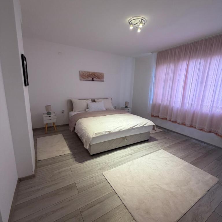 Quiet Old Town Escape - One-Bedroom Apartment - 6