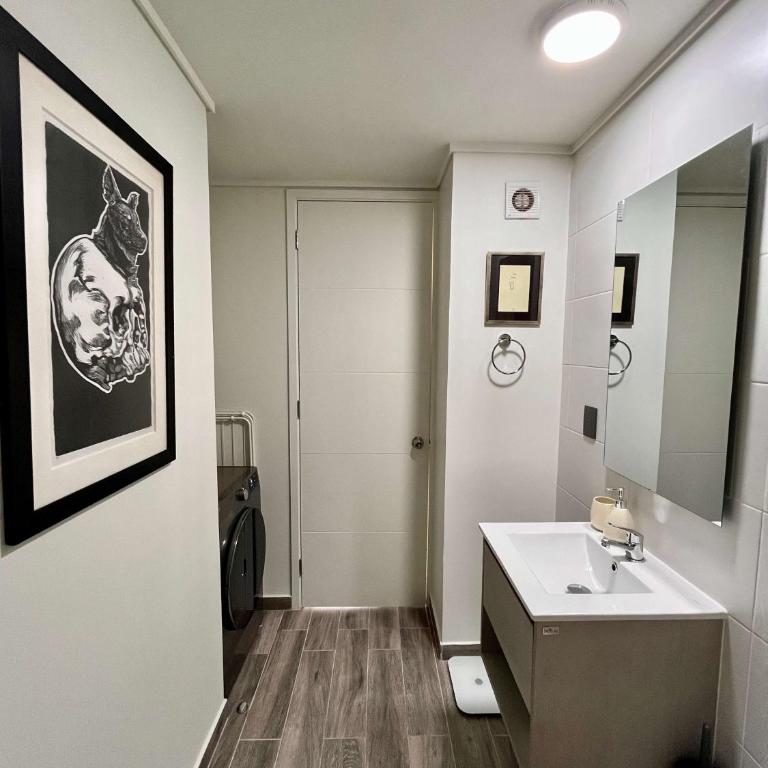Urban Artistic Irarrazaval AC Parking - Apartment - 20
