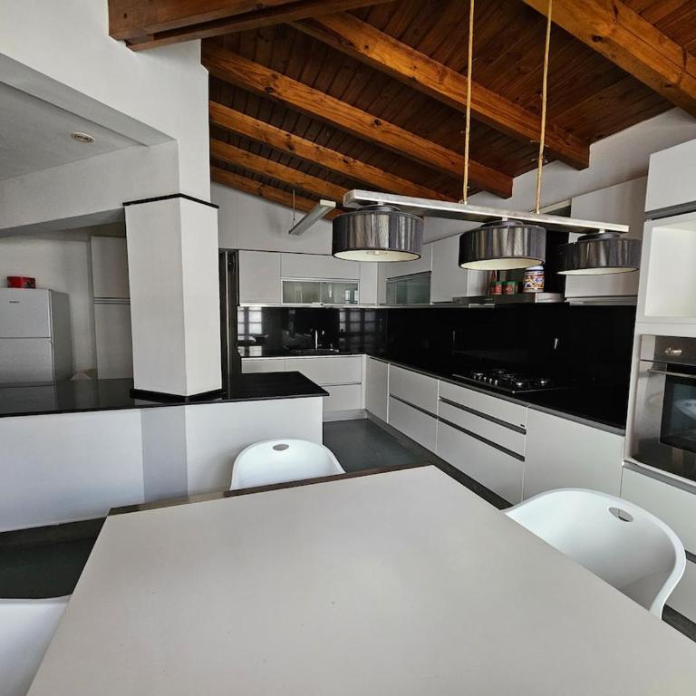 Casa Veracruz - Casa con pileta, jardín y quincho - Casa de 5 dormitorios - 28