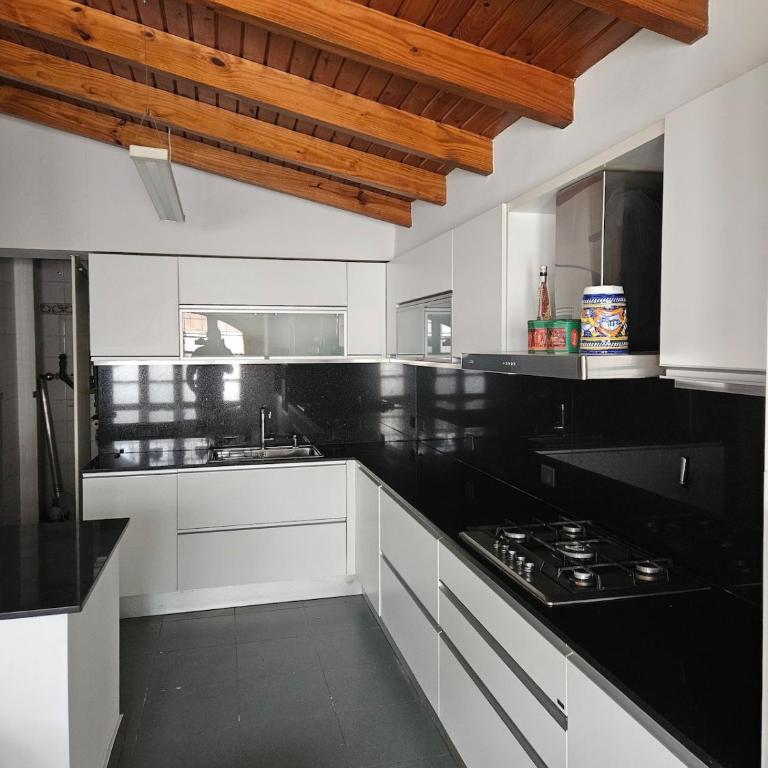 Casa Veracruz - Casa con pileta, jardín y quincho - Casa de 5 dormitorios - 30
