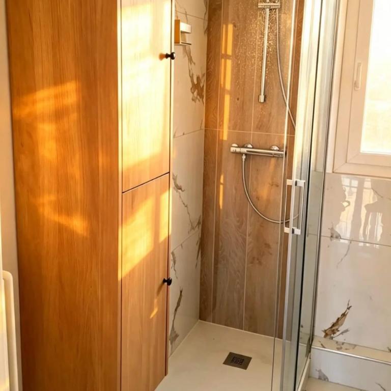 Appartement moderne, luminieux et parking privé - Appartement 2 Chambres avec Balcon - 11