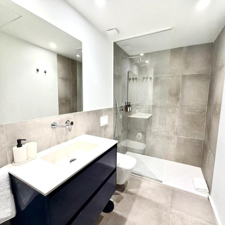 Spacious 2BR,2BA Near Nou Mestalla Valencia - Appartamento con 2 Camere da Letto - 21