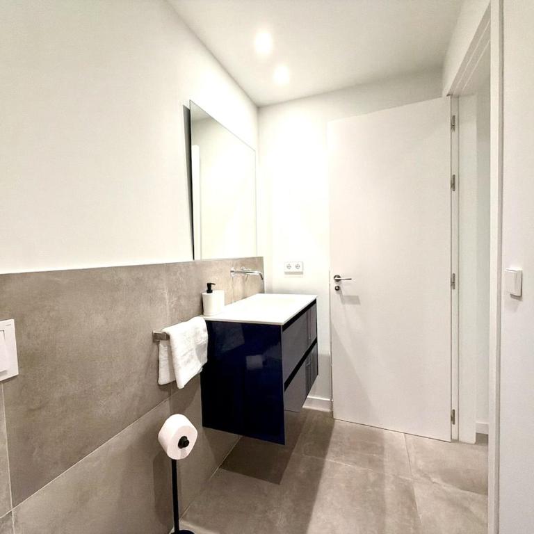 Spacious 2BR,2BA Near Nou Mestalla Valencia - Appartamento con 2 Camere da Letto - 33