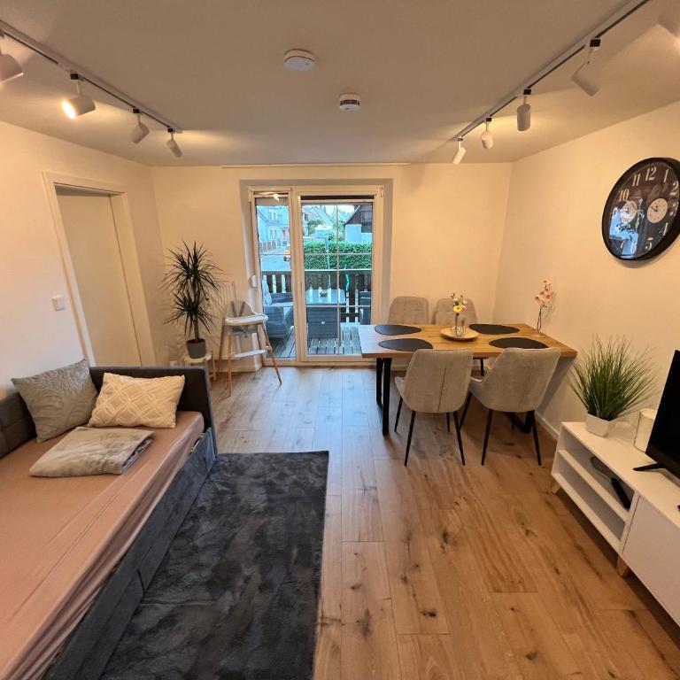 BearStay Apartment Augsburg - Flexibel für Familien, Reisende und Firmen 4 Personen mit Kind - Appartamento con 1 Camera da Letto - 2