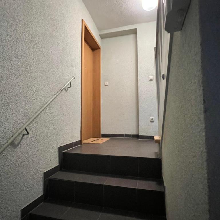 BearStay Apartment Augsburg - Flexibel für Familien, Reisende und Firmen 4 Personen mit Kind - Appartamento con 1 Camera da Letto - 24