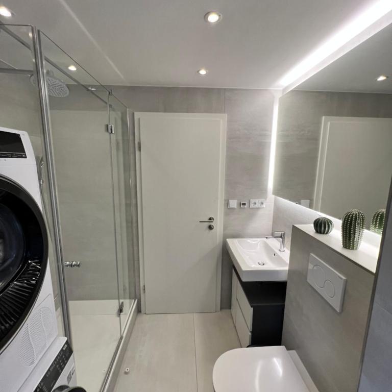 BearStay Apartment Augsburg - Flexibel für Familien, Reisende und Firmen 4 Personen mit Kind - Appartamento con 1 Camera da Letto - 20
