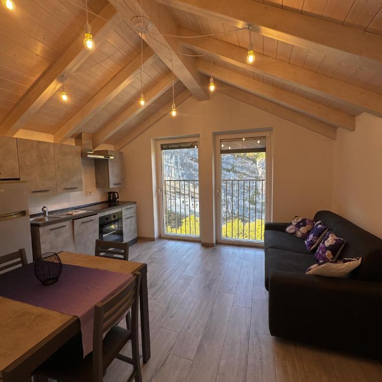 Mansarda Vista Eremo di San Colombano - Appartamento con 1 Camera da Letto - 6