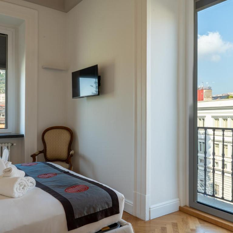 Trilocale SantaChiara apartments luxury and View - Two-Bedroom Apartment - 7