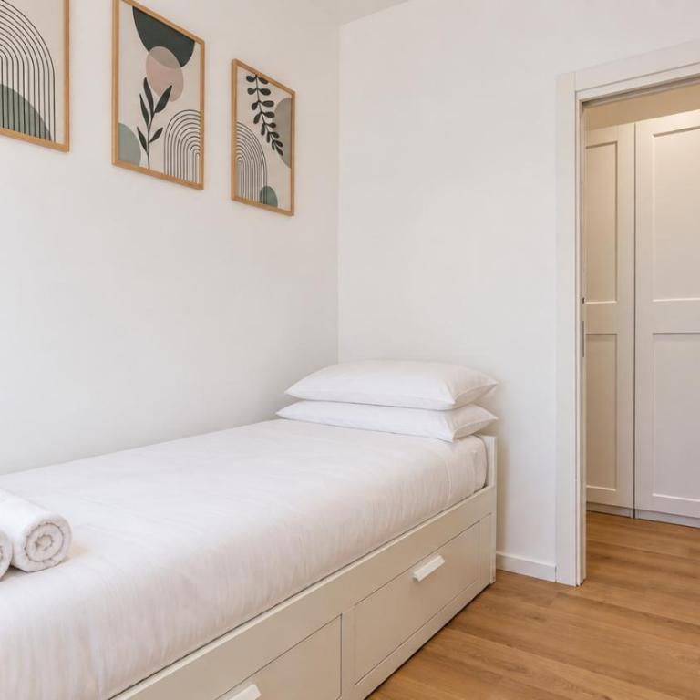 Elegantis Trastevere Family Apartment with Terrace - Near Tram, Train and Bus for the City Centre - Apartment mit 2 Schlafzimmern und Balkon - 30