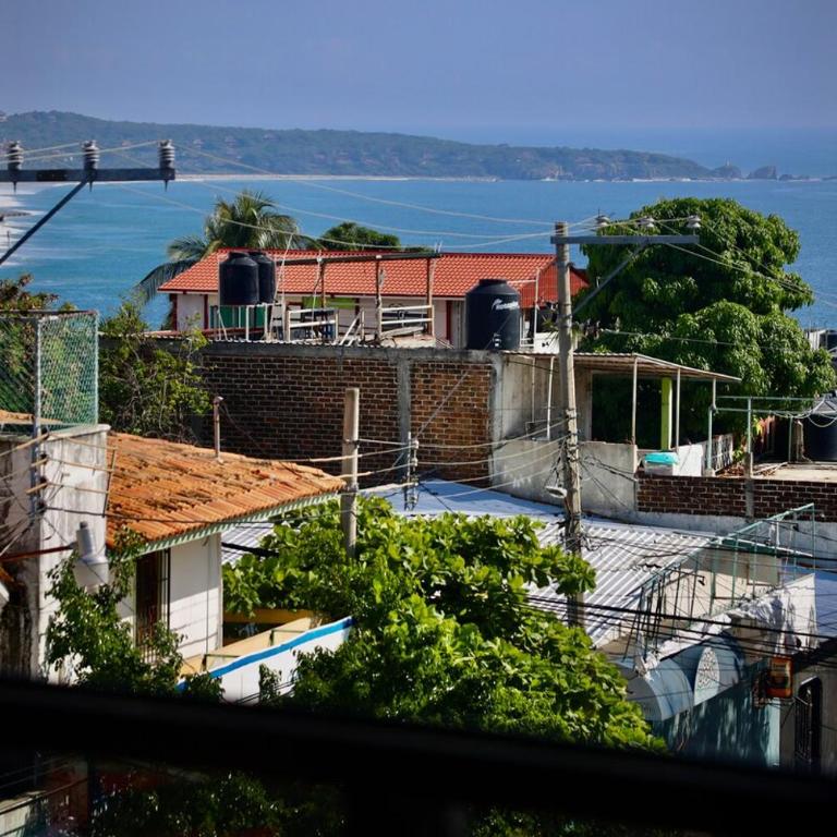 Spacious 1BR Ocean View Penthouse w Private Rooftop - One-Bedroom Apartment - 6