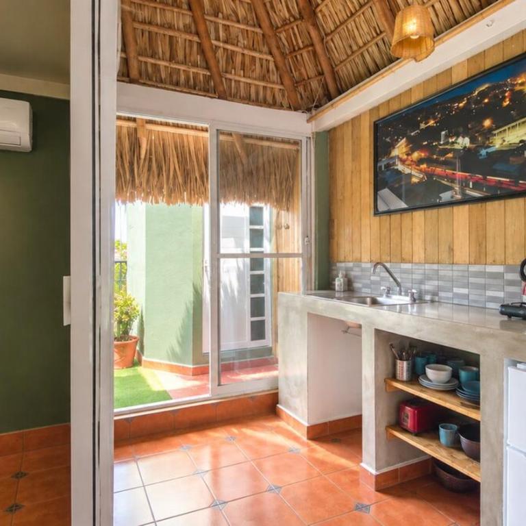 Spacious 1BR Ocean View Penthouse w Private Rooftop - One-Bedroom Apartment - 9