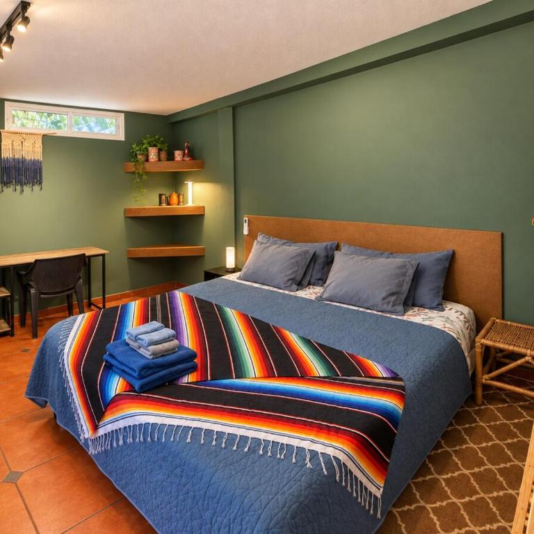 Spacious 1BR Ocean View Penthouse w Private Rooftop - One-Bedroom Apartment - 16