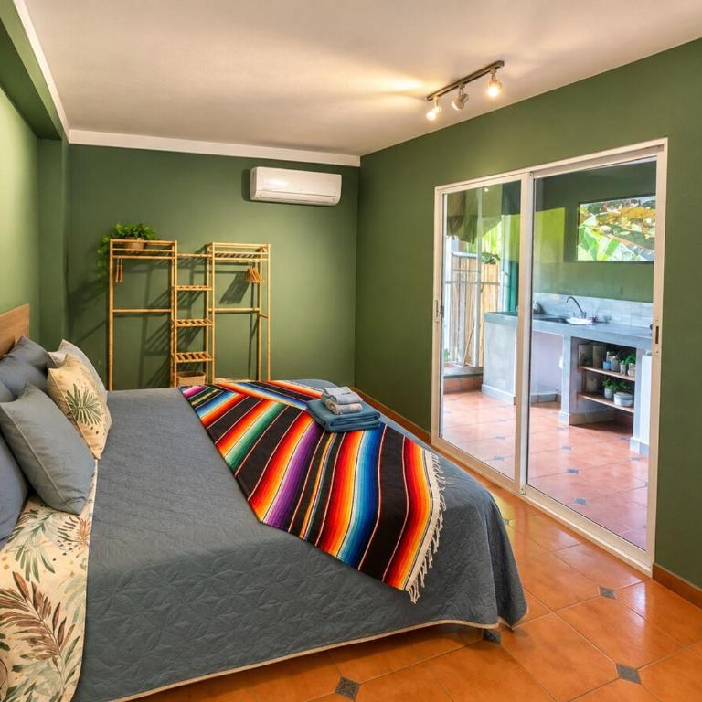 Spacious 1BR Ocean View Penthouse w Private Rooftop - One-Bedroom Apartment - 17