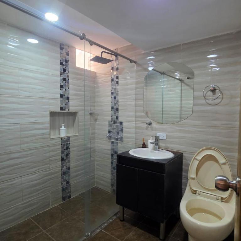 BONITO y ELEGANTE APARTAMENTO - Three-Bedroom Apartment - 6