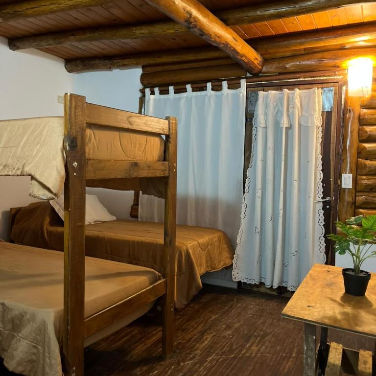 Hostel Llahuen - Triple Room with Private Bathroom - 8