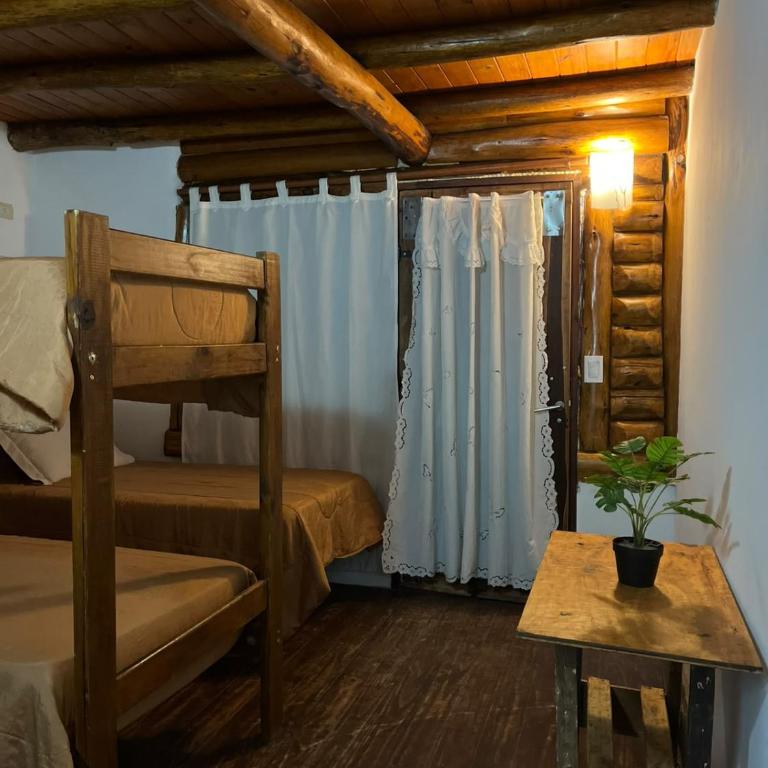 Hostel Llahuen - Triple Room with Private Bathroom - 3