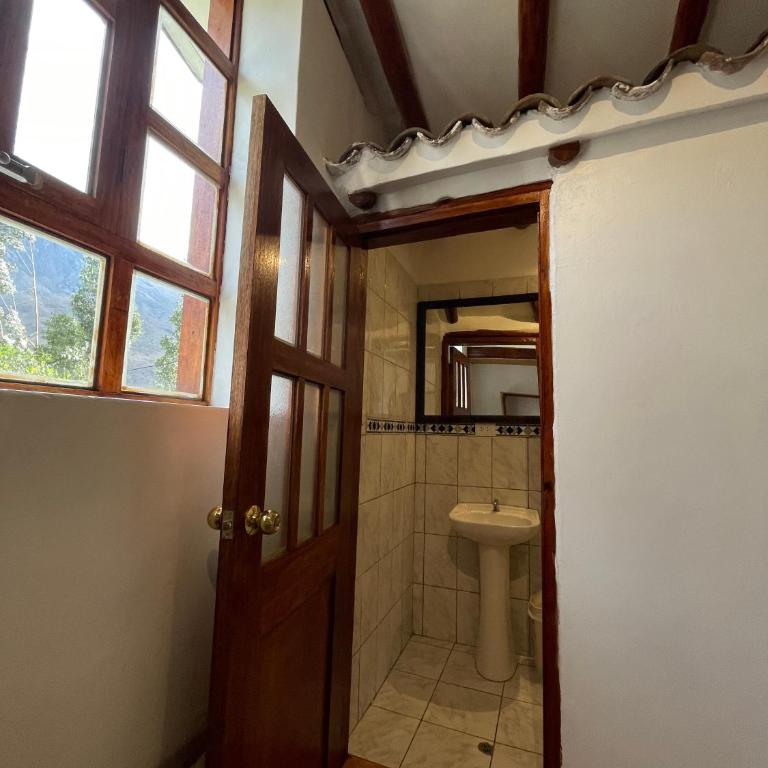Hotel Sagrada Tierra Ollantaytambo - Triple Room with Mountain View - 7