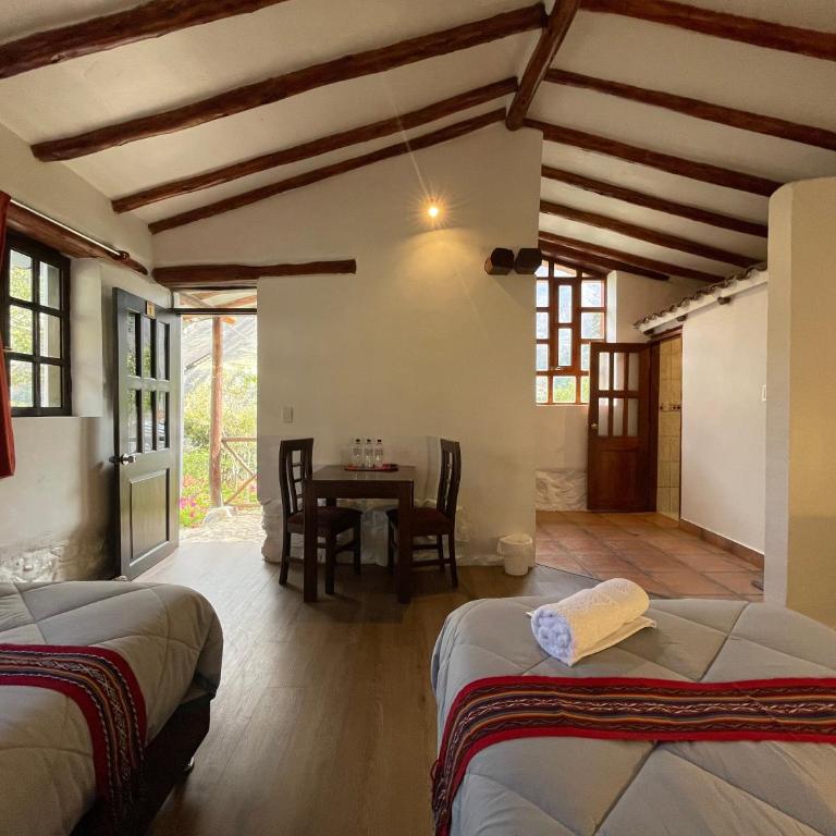 Hotel Sagrada Tierra Ollantaytambo - Triple Room with Mountain View - 1