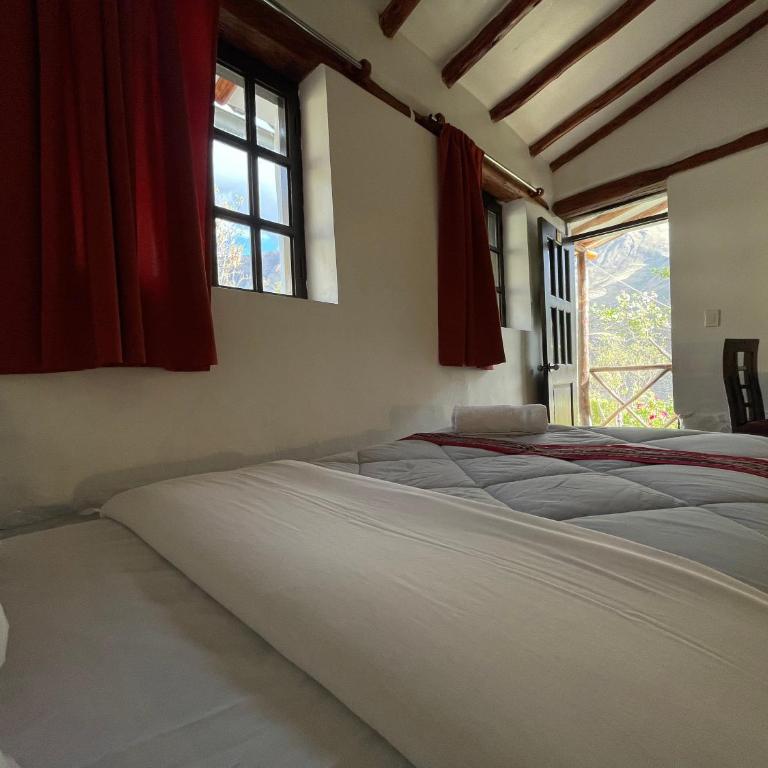 Hotel Sagrada Tierra Ollantaytambo - Triple Room with Mountain View - 3