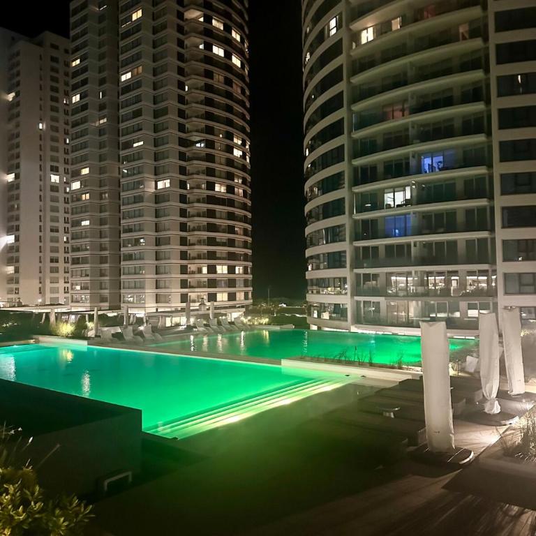 LUXURY apartment in Trump Tower, oceanfront - Apartamento - 6