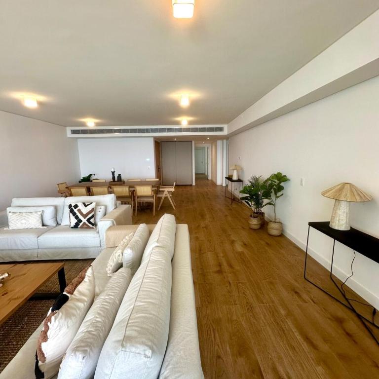 LUXURY apartment in Trump Tower, oceanfront - Apartamento - 56
