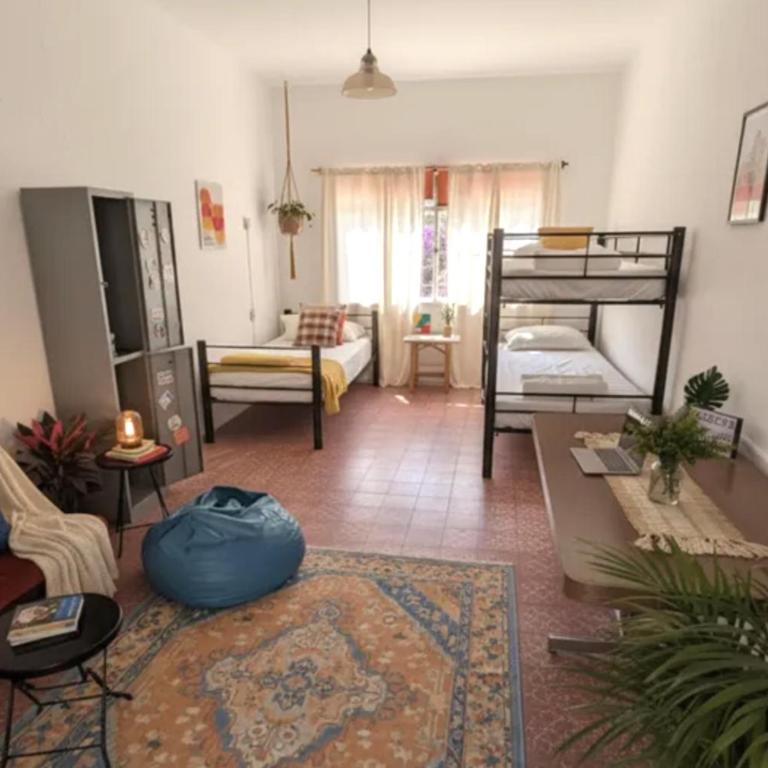 Villa Luna - Basic Dreibettzimmer mit Gemeinschaftsbad - 1