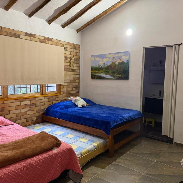 Cabaña familiar con piscina y una gran vista - Four-Bedroom House - 28