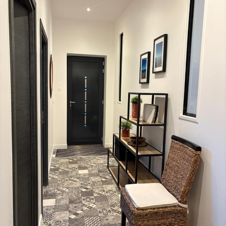 Chambre tout confort avec commodités espace repas wifi parking - Appartement 1 Chambre - 5