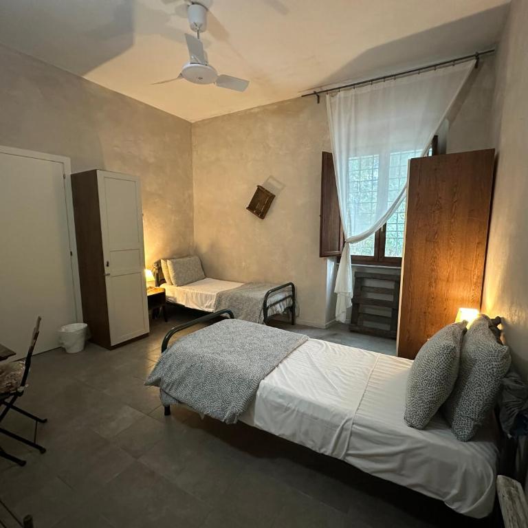 - Il Casale Toscano Guesthouse - 1900 mt from Pisa Tower - NO BREAKFAST & NO FRIDGE - Free parking - CHECK-IN FROM 3 PM - - Chambre Triple avec Salle de Bains Privative - 2