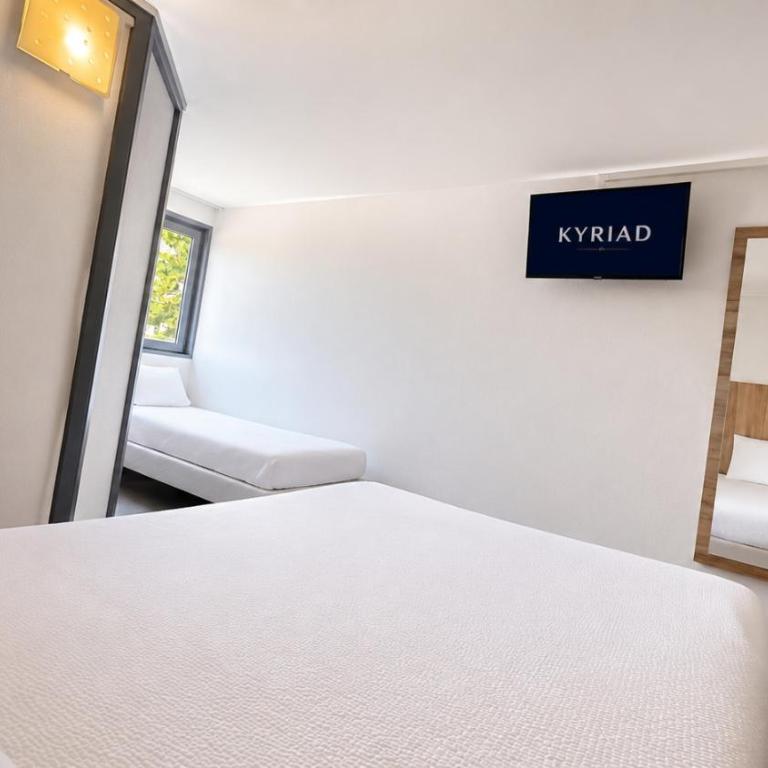 Kyriad - Narbonne Sud - Chambre Familiale avec 1 Lit Queen-Size et 1 Lit Simple - 3