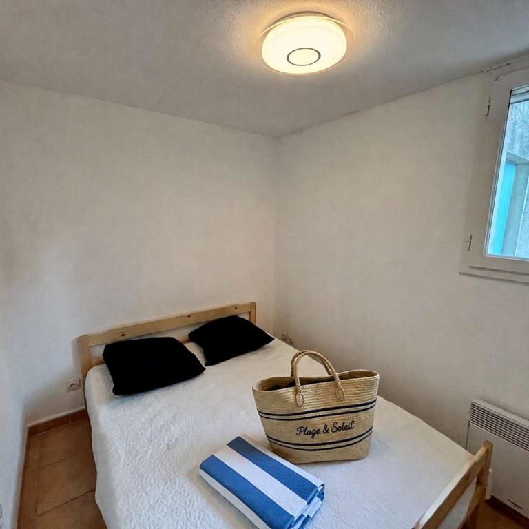 Maison climatisée avec piscine et parking - 4 pers. - Appartement 2 Chambres - 8