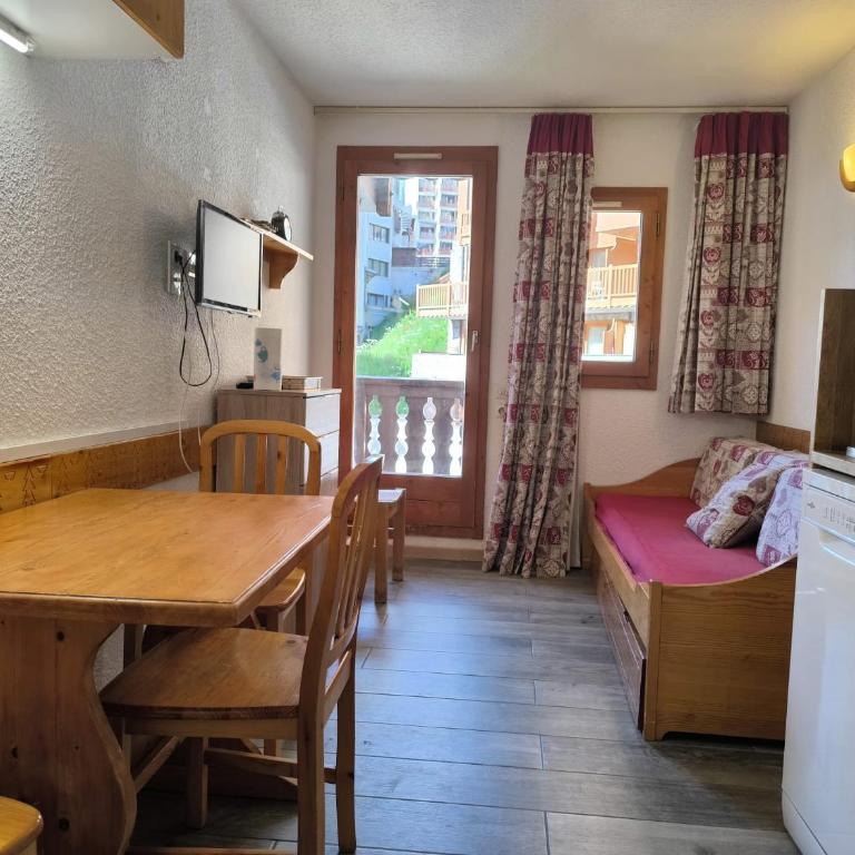 MyHome - Studio 4 pax Chalet Club 4 38 - Studio - Vue sur Montagne - 1