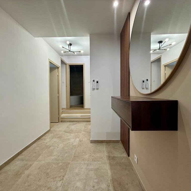 Le Patio Henri - Clim, suite & cour privée - Appartement 3 Chambres Deluxe - 8