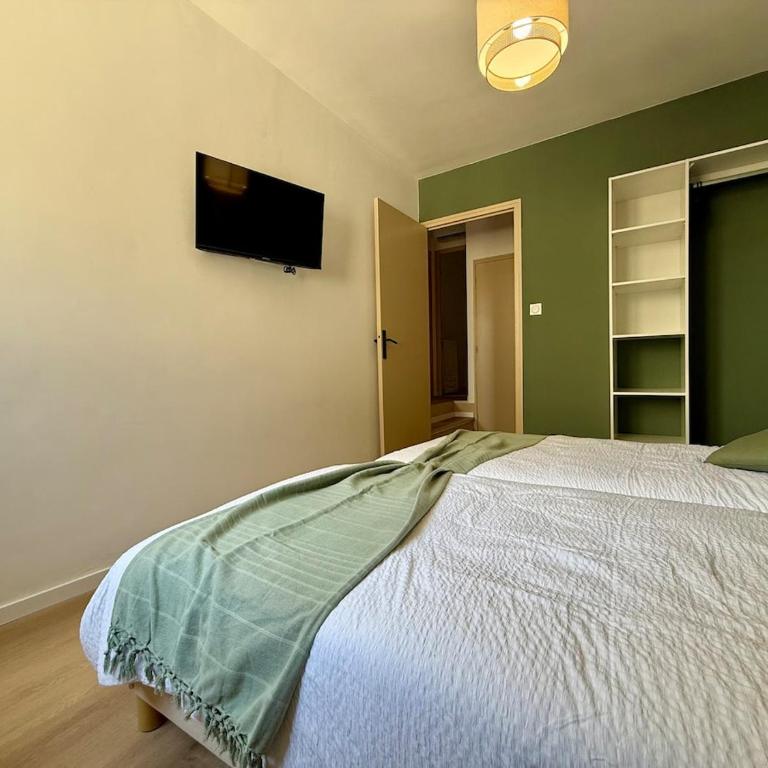 Le Patio Henri - Clim, suite & cour privée - Appartement 3 Chambres Deluxe - 12