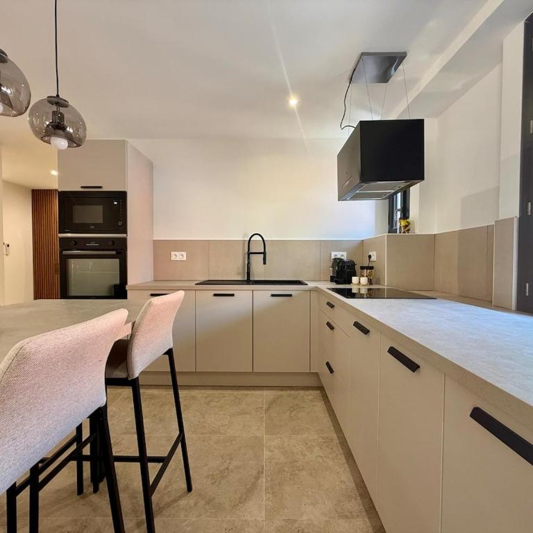 Le Patio Henri - Clim, suite & cour privée - Appartement 3 Chambres Deluxe - 14