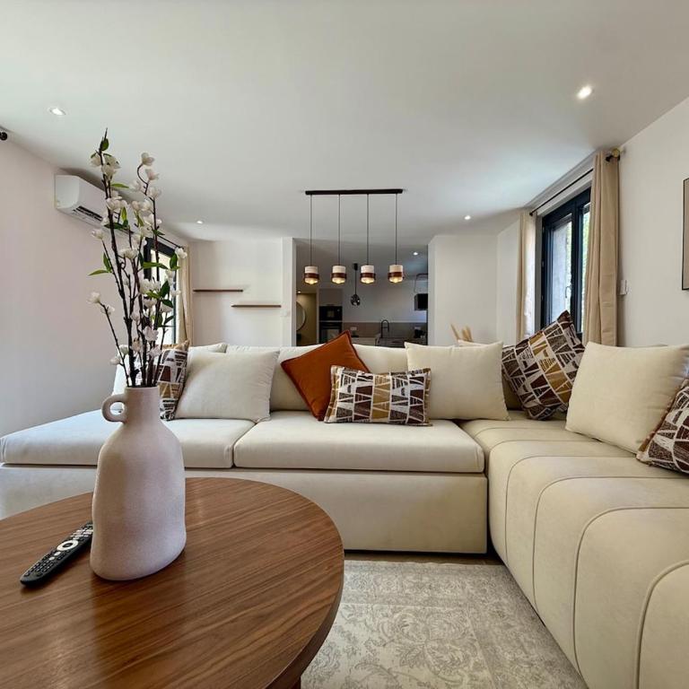 Le Patio Henri - Clim, suite & cour privée - Appartement 3 Chambres Deluxe - 32