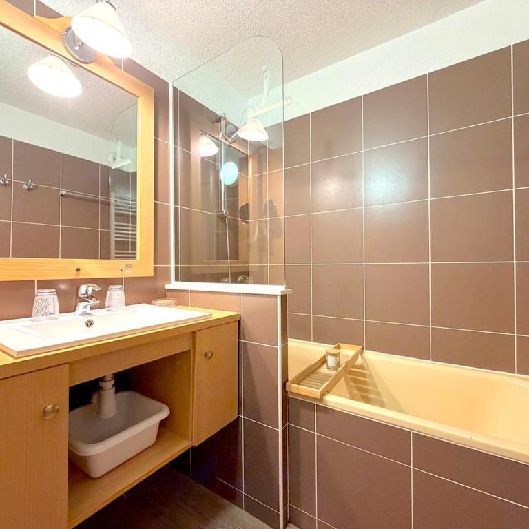 Superbe T2 avec piscine et vue - Pied des pistes - Appartement 1 Chambre avec Balcon et Vue sur les Montagnes - 7