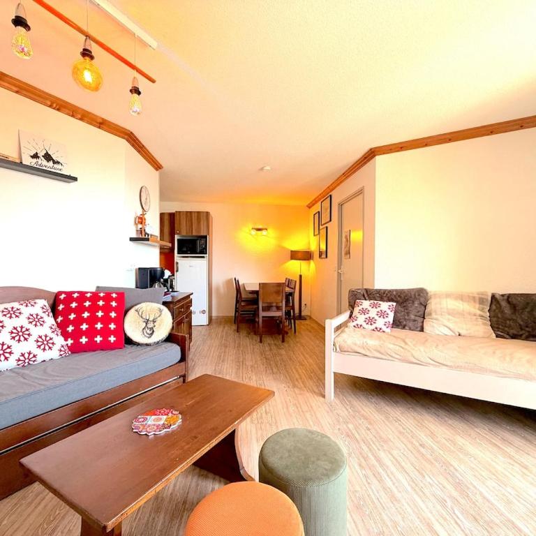 Superbe T2 avec piscine et vue - Pied des pistes - Appartement 1 Chambre avec Balcon et Vue sur les Montagnes - 12