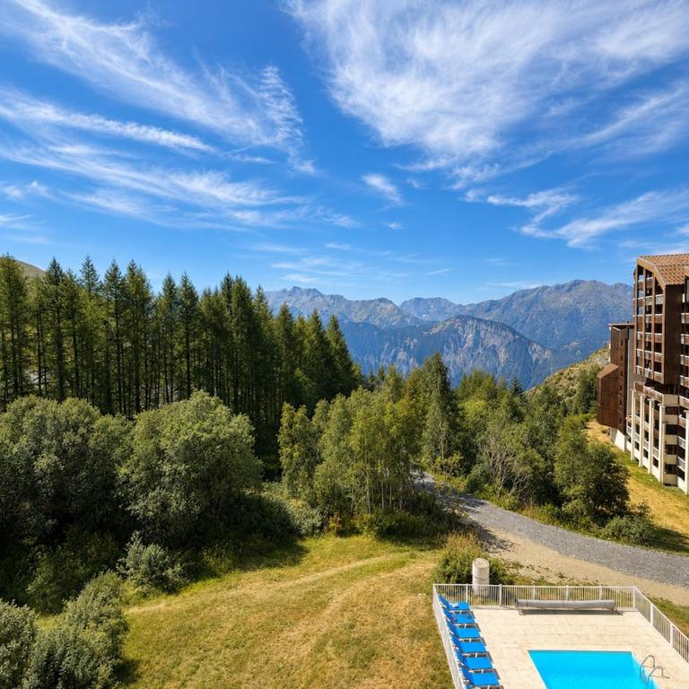 Superbe T2 avec piscine et vue - Pied des pistes - Appartement 1 Chambre avec Balcon et Vue sur les Montagnes - 2