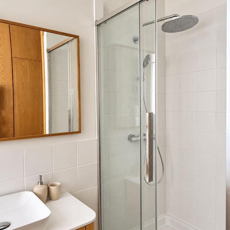 Refined Montaigne 2BR Suite 6P - Appartement 3 Chambres - 8