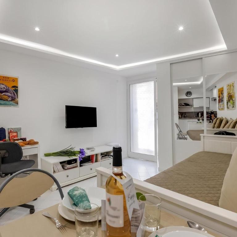 Old Town Apartments 50m Beach and Shop - Estudio - 2