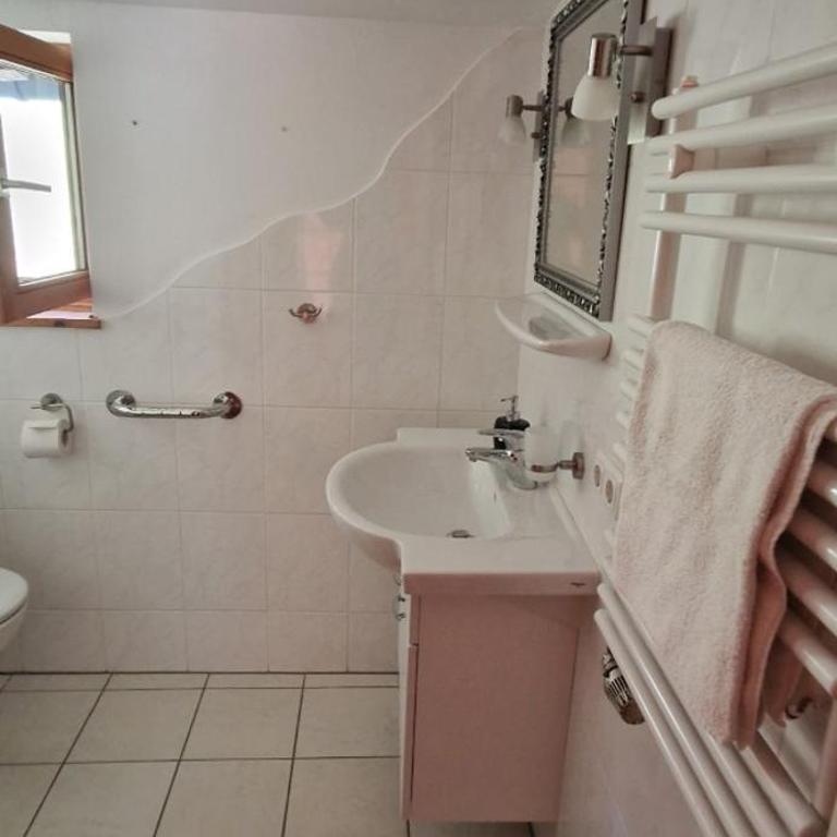 Ferienwohnung Bergwald inkl. Chiemgaukarte - Apartment mit 2 Schlafzimmern und Balkon - 1