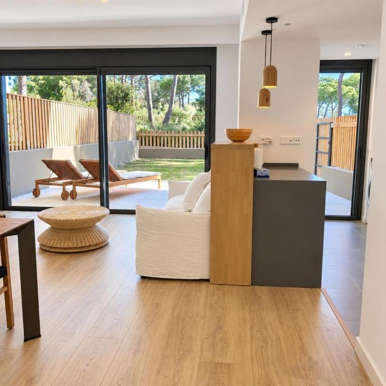 Apartamento nuevo, equipado y decorado con estilo - Two-Bedroom Apartment - 35